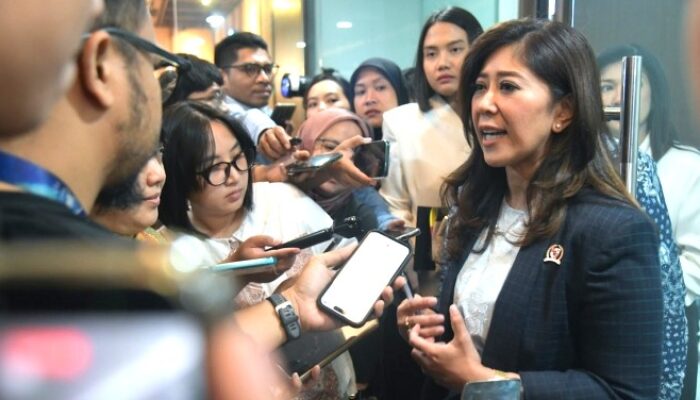 Menkomdigi Minta Publik Hentikan Penyebaran Video Kecelakaan Kereta di Bekasi